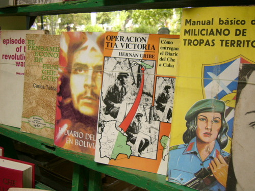 Plaza de Armas'ta kitapcilar...